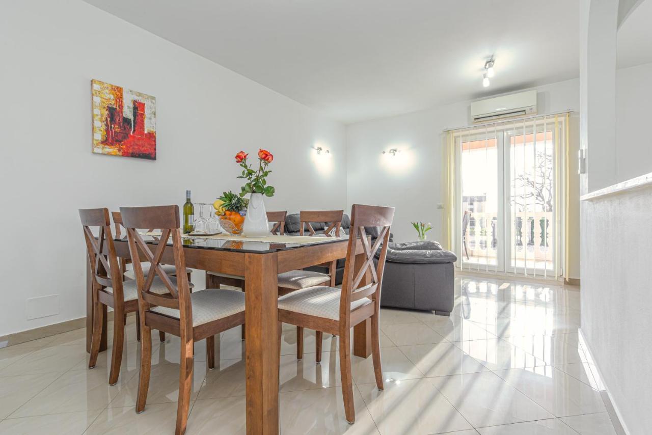 Koraca B4 Apartment Kirmenjak ภายนอก รูปภาพ