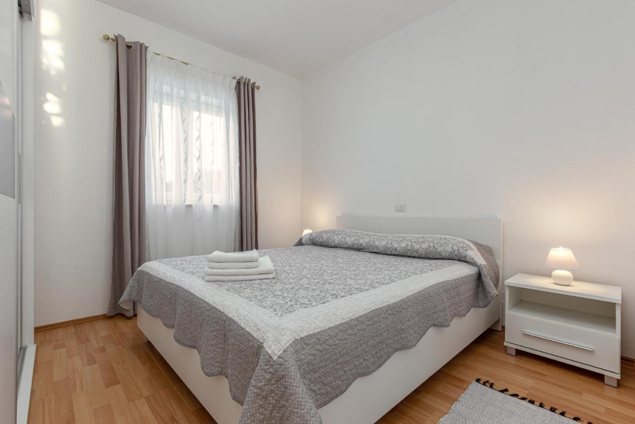 Koraca B4 Apartment Kirmenjak ภายนอก รูปภาพ