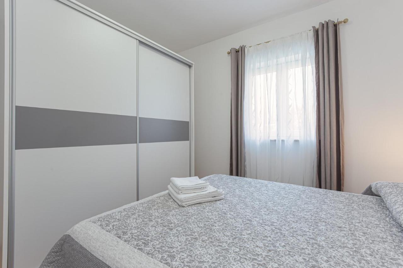 Koraca B4 Apartment Kirmenjak ภายนอก รูปภาพ
